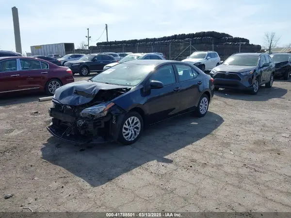 5YFBURHE0HP639224 2017 TOYOTA COROLLA - Image 2