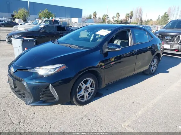 5YFBURHE0HP639448 2017 TOYOTA COROLLA - Image 2
