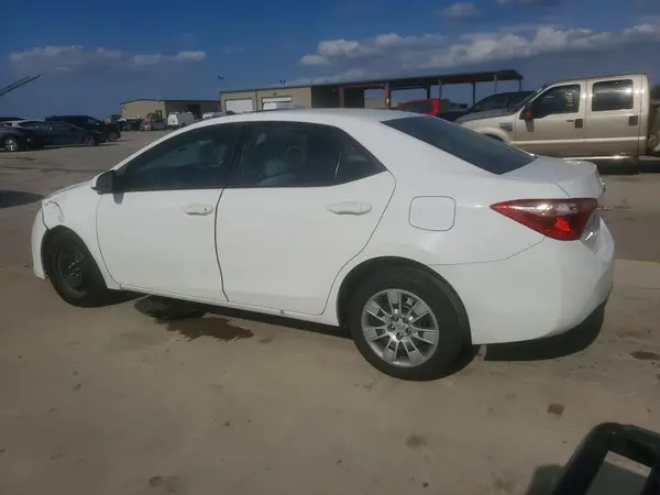 5YFBURHE0HP641605 2017 TOYOTA COROLLA - Image 2