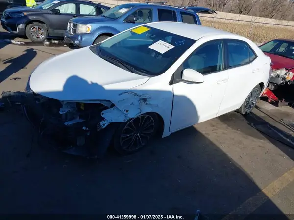 5YFBURHE0HP642186 2017 TOYOTA COROLLA - Image 2