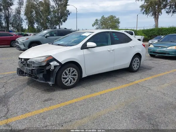 5YFBURHE0HP642818 2017 TOYOTA COROLLA - Image 2