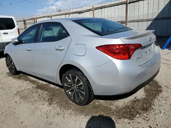 5YFBURHE0HP643306 2017 TOYOTA COROLLA - Image 2