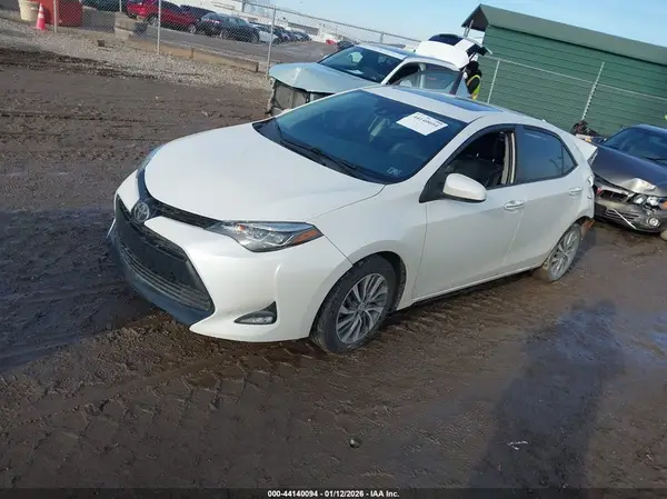5YFBURHE0HP644018 2017 TOYOTA COROLLA - Image 2