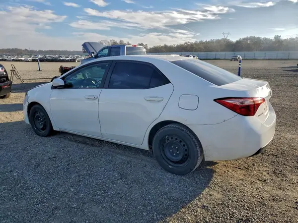5YFBURHE0HP645556 2017 TOYOTA COROLLA - Image 2