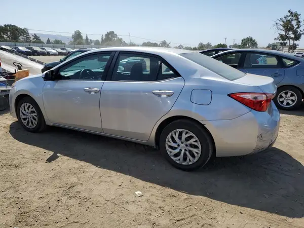 5YFBURHE0HP645993 2017 TOYOTA COROLLA - Image 2