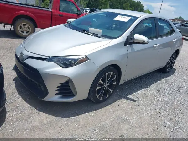 5YFBURHE0HP646917 2017 TOYOTA COROLLA - Image 2