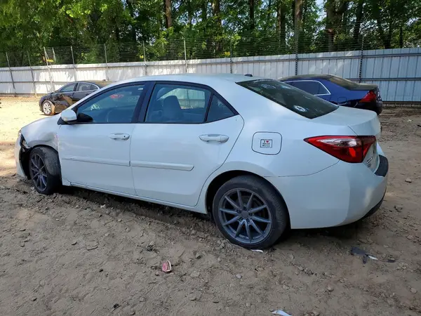 5YFBURHE0HP647663 2017 TOYOTA COROLLA - Image 2