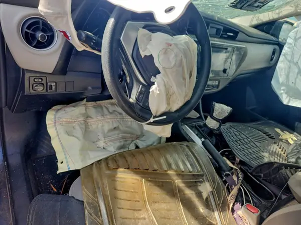5YFBURHE0HP647999 2017 TOYOTA COROLLA - Image 8