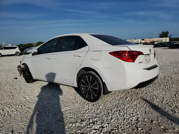 5YFBURHE0HP649106 2017 TOYOTA COROLLA - Image 2