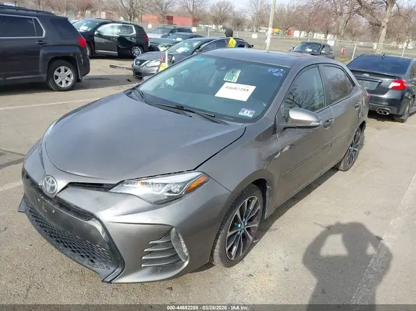 5YFBURHE0HP649770 2017 TOYOTA COROLLA - Image 2