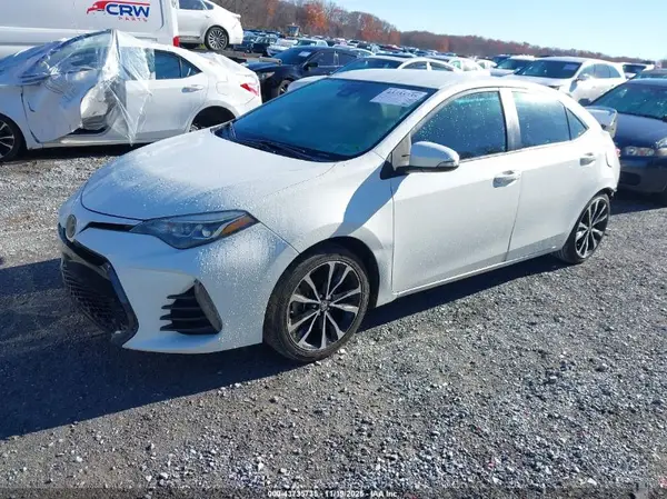 5YFBURHE0HP650076 2017 TOYOTA COROLLA - Image 2