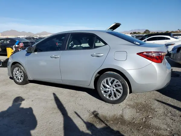 5YFBURHE0HP651194 2017 TOYOTA COROLLA - Image 2