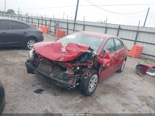 5YFBURHE0HP652801 2017 TOYOTA COROLLA - Image 2