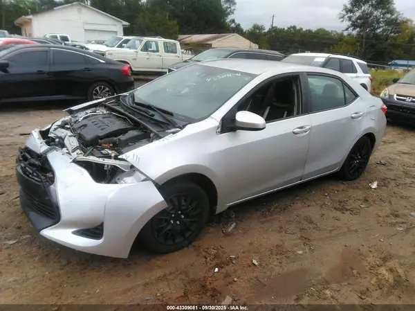 5YFBURHE0HP656685 2017 TOYOTA COROLLA - Image 2