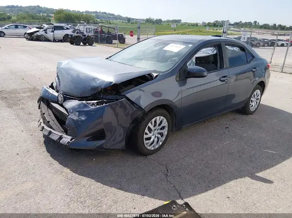 5YFBURHE0HP658579 2017 TOYOTA COROLLA - Image 2
