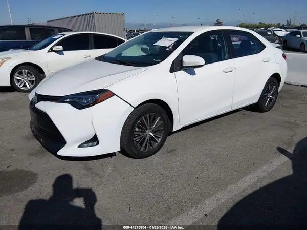 5YFBURHE0HP659859 2017 TOYOTA COROLLA - Image 2