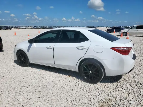 5YFBURHE0HP661370 2017 TOYOTA COROLLA - Image 2