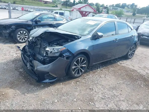 5YFBURHE0HP661644 2017 TOYOTA COROLLA - Image 2