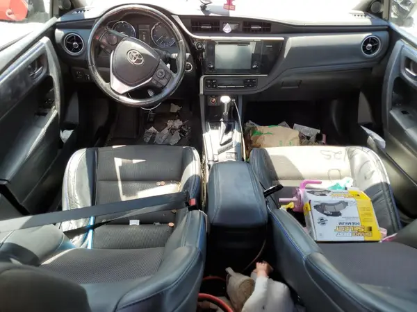5YFBURHE0HP661837 2017 TOYOTA COROLLA - Image 8