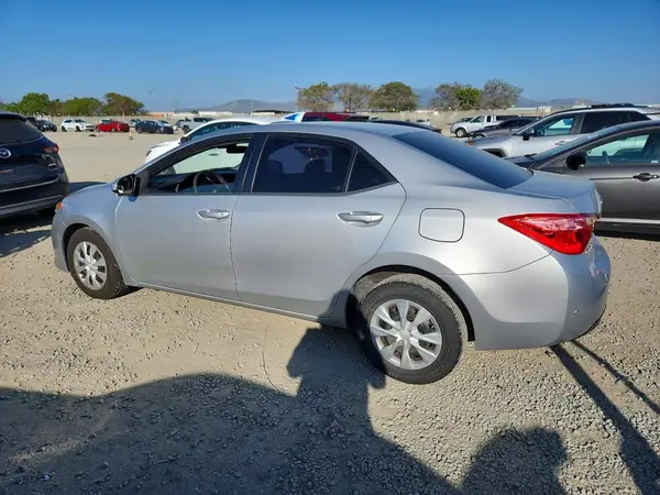 5YFBURHE0HP662499 2017 TOYOTA COROLLA - Image 2