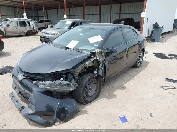5YFBURHE0HP666004 2017 TOYOTA COROLLA - Image 2