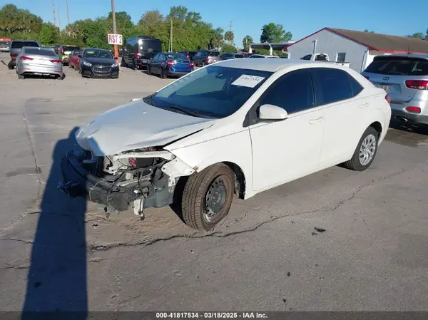 5YFBURHE0HP666505 2017 TOYOTA COROLLA - Image 2