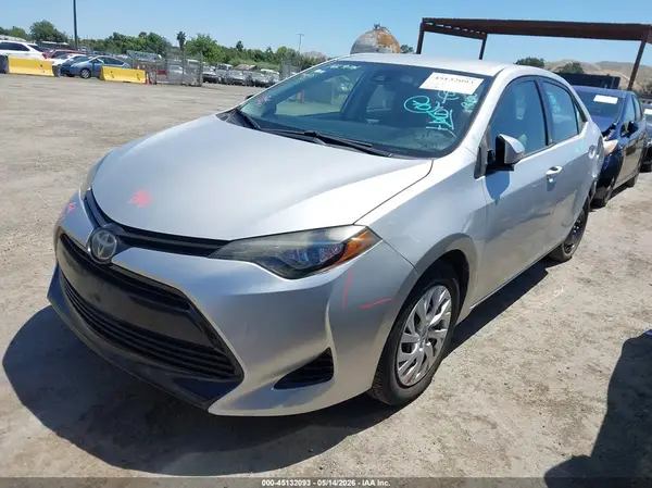 5YFBURHE0HP668416 2017 TOYOTA COROLLA - Image 2