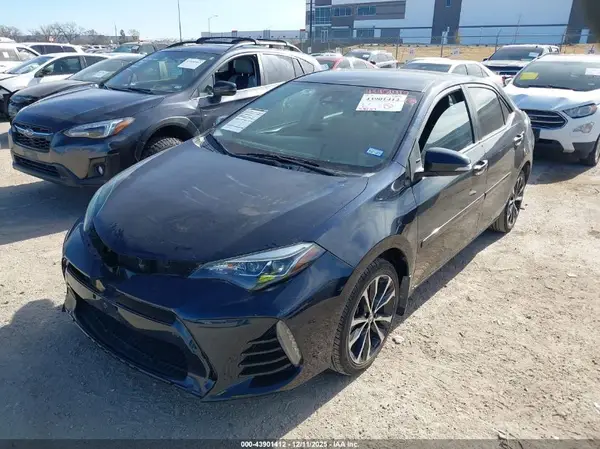 5YFBURHE0HP670313 2017 TOYOTA COROLLA - Image 2