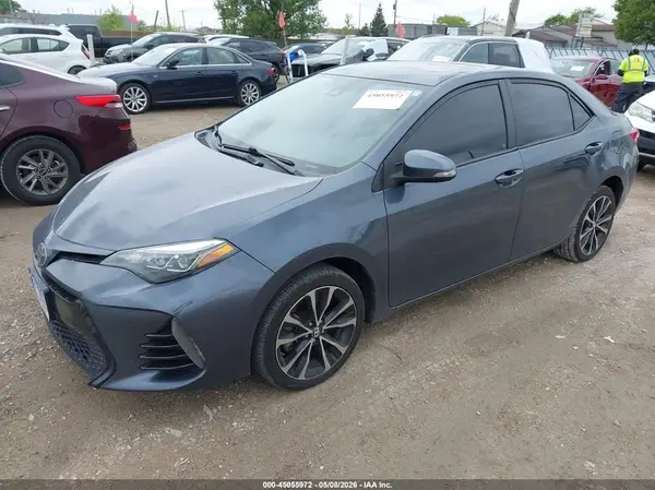 5YFBURHE0HP676418 2017 TOYOTA COROLLA - Image 2
