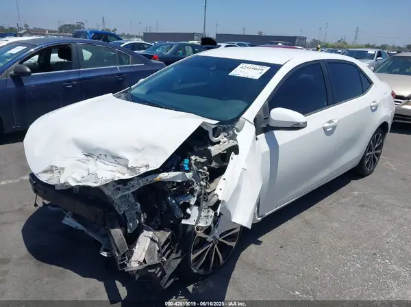 5YFBURHE0HP678511 2017 TOYOTA COROLLA - Image 2