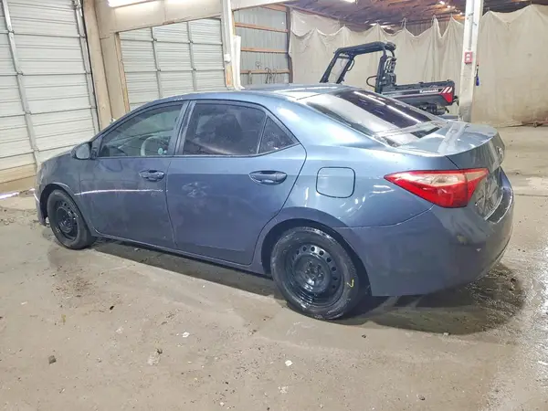5YFBURHE0HP678606 2017 TOYOTA COROLLA - Image 2