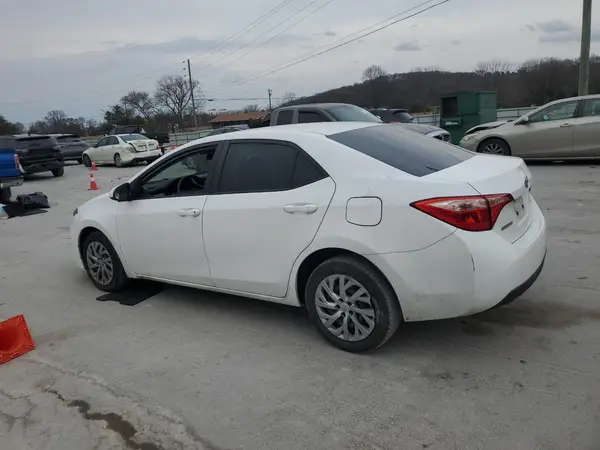 5YFBURHE0HP679366 2017 TOYOTA COROLLA - Image 2