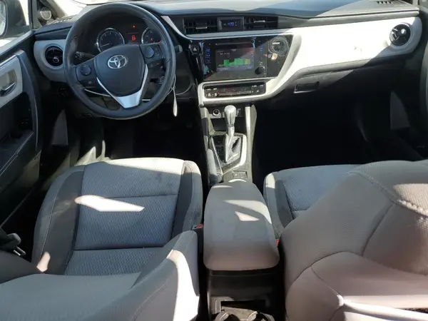 5YFBURHE0HP681375 2017 TOYOTA COROLLA - Image 8