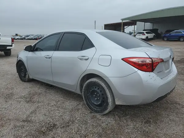 5YFBURHE0HP682039 2017 TOYOTA COROLLA - Image 2