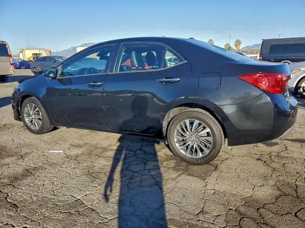 5YFBURHE0HP683062 2017 TOYOTA COROLLA - Image 2