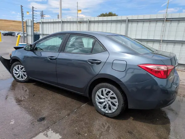 5YFBURHE0HP687547 2017 TOYOTA COROLLA - Image 2