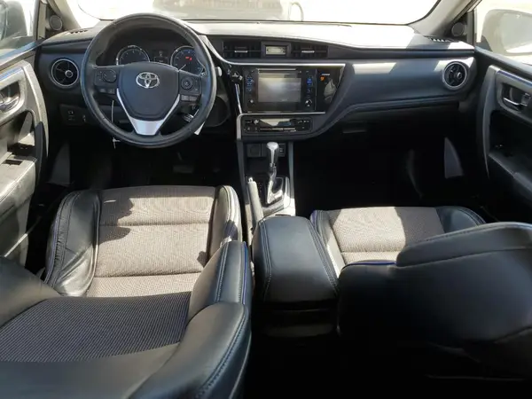 5YFBURHE0HP688276 2017 TOYOTA COROLLA - Image 8