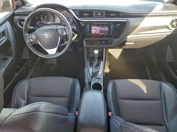 5YFBURHE0HP689542 2017 TOYOTA COROLLA - Image 8