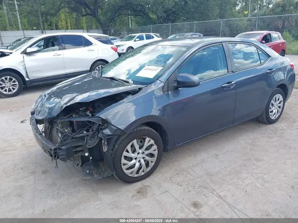 5YFBURHE0HP691890 2017 TOYOTA COROLLA - Image 2