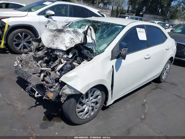 5YFBURHE0HP692568 2017 TOYOTA COROLLA - Image 2