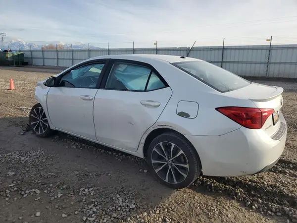 5YFBURHE0HP696166 2017 TOYOTA COROLLA - Image 2