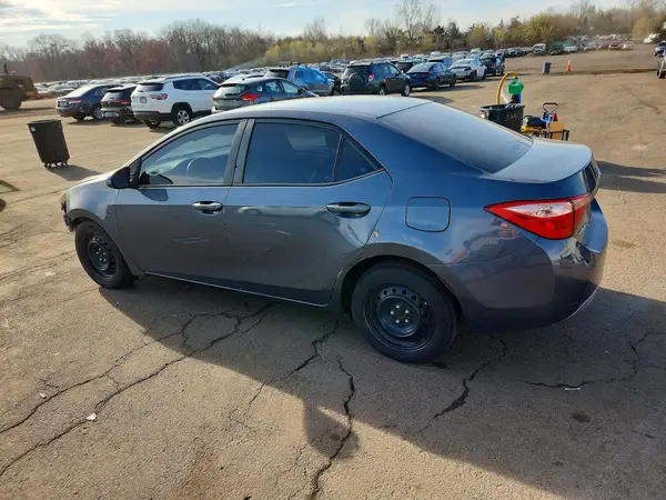 5YFBURHE0HP698287 2017 TOYOTA COROLLA - Image 2