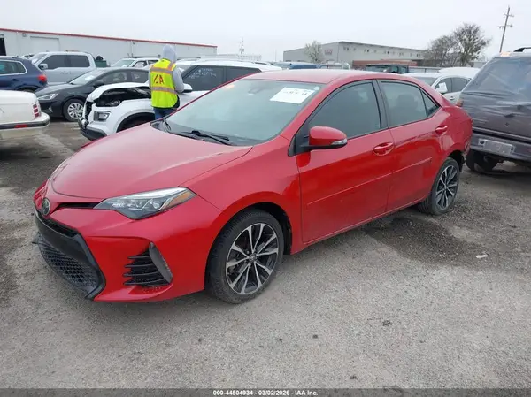 5YFBURHE0HP700295 2017 TOYOTA COROLLA - Image 2