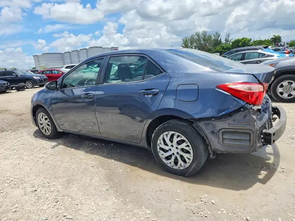5YFBURHE0HP701897 2017 TOYOTA COROLLA - Image 2