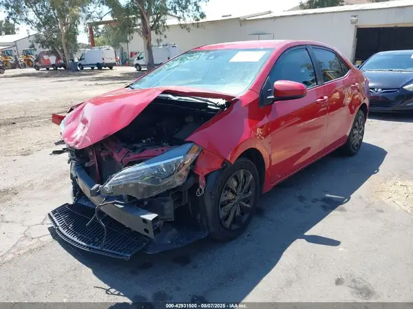 5YFBURHE0HP703598 2017 TOYOTA COROLLA - Image 2