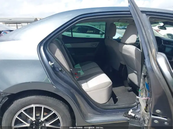 5YFBURHE0HP705190 2017 TOYOTA COROLLA - Image 8