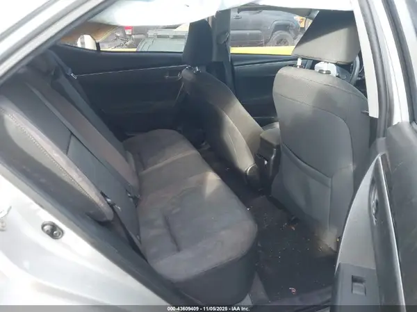 5YFBURHE0HP705948 2017 TOYOTA COROLLA - Image 8