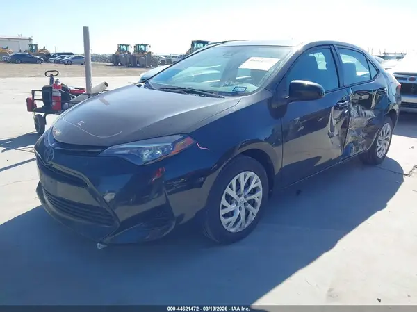 5YFBURHE0HP707635 2017 TOYOTA COROLLA - Image 2