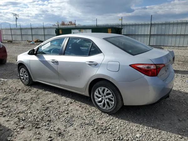 5YFBURHE0HP711085 2017 TOYOTA COROLLA - Image 2