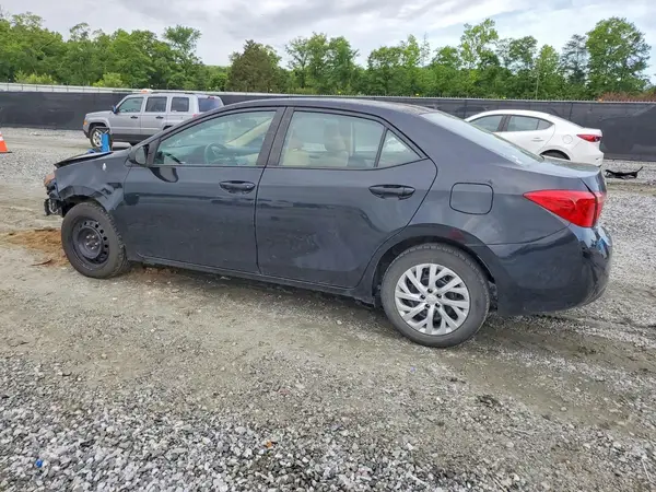 5YFBURHE0HP712107 2017 TOYOTA COROLLA - Image 2